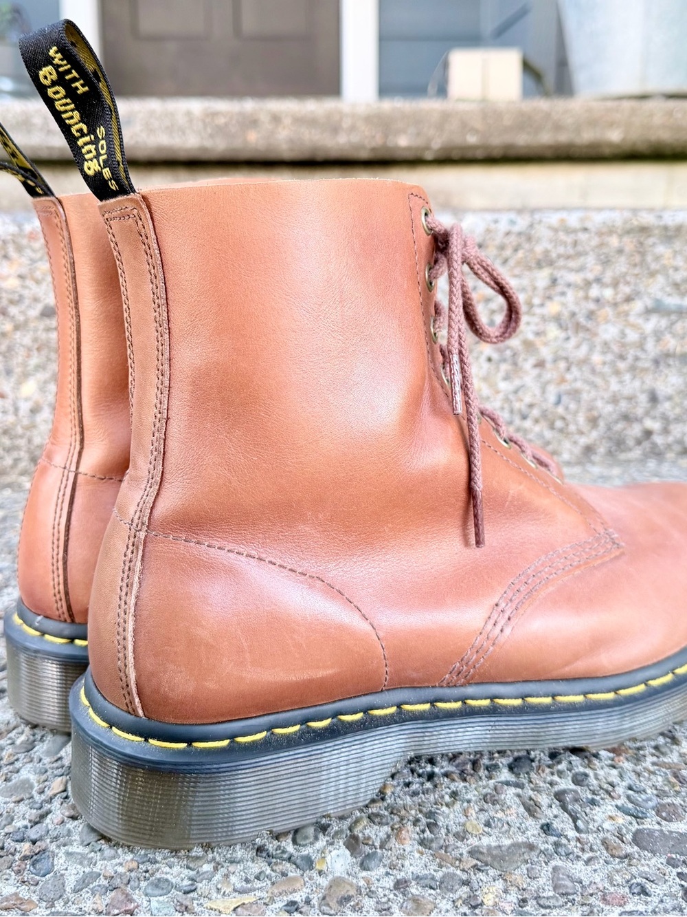 Dr. Martens 1460 Men’s Brown Leather 8-Eye Lace-Up Boots